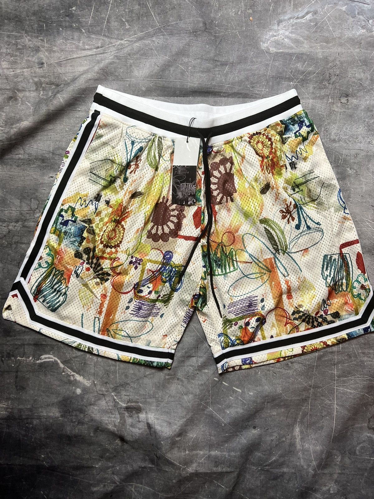 John Elliott John Elliot Graffiti Basketball Shorts Size US 34 / EU 50 - 1 Thumbnail