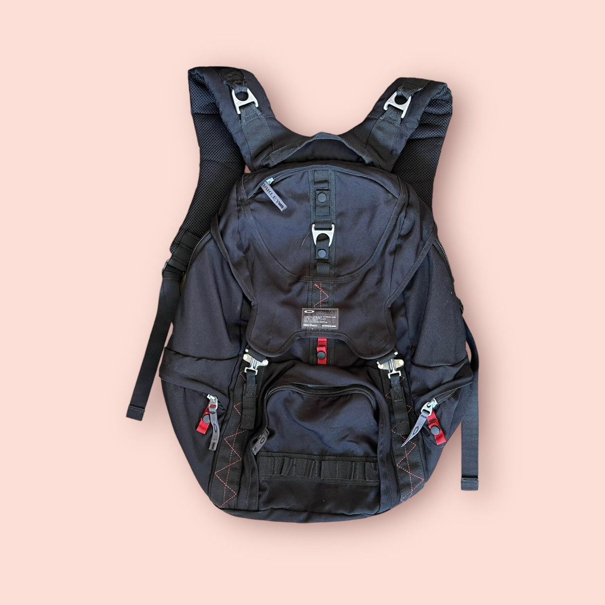 image of Oakley Tactical Field Gear 30L Backpack in Black, Men's