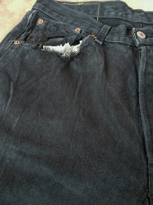 Levi's Vintage Levi's 501 Black Distressed Jeans 32x33 Size US 32 / EU 48 - 8 Thumbnail
