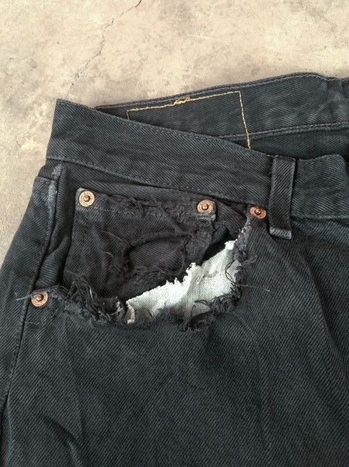 Levi's Vintage Levi's 501 Black Distressed Jeans 32x33 Size US 32 / EU 48 - 9 Thumbnail
