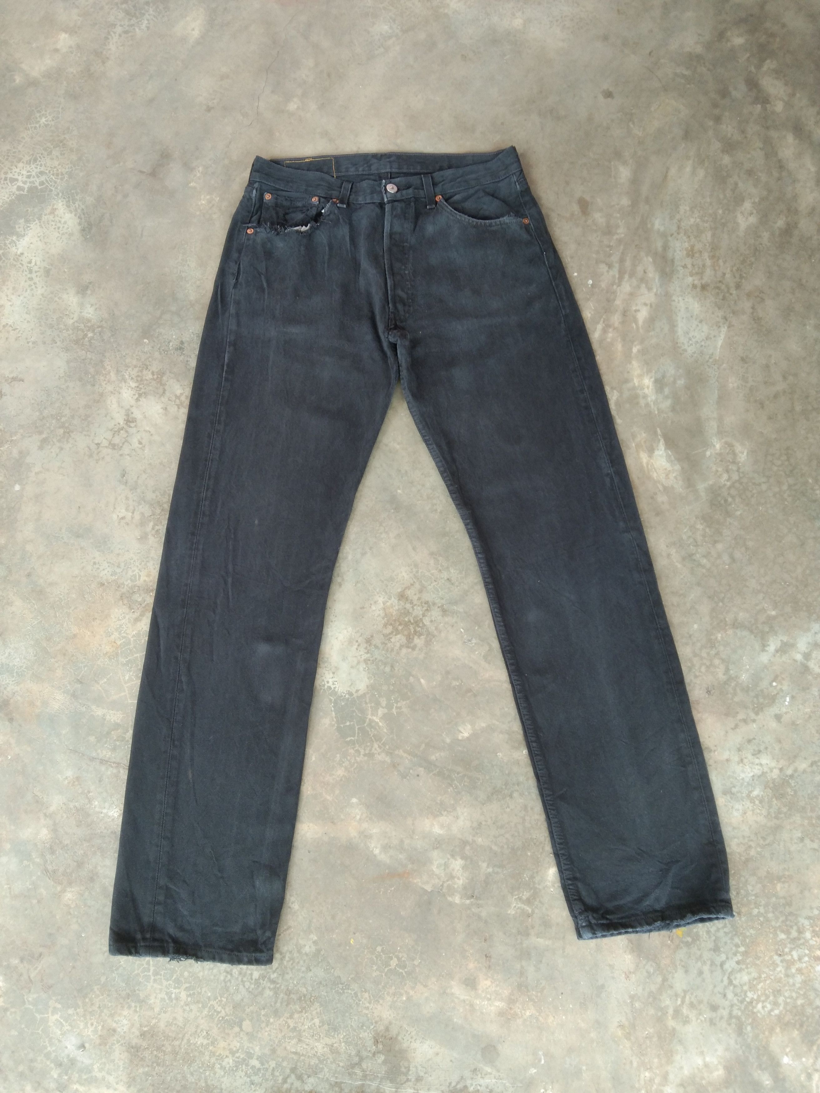 Levi's Vintage Levi's 501 Black Distressed Jeans 32x33 Size US 32 / EU 48 - 1 Thumbnail