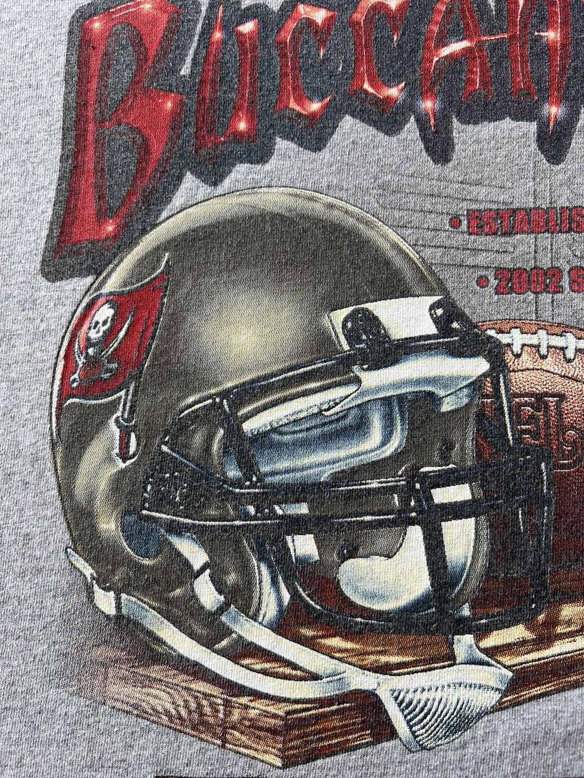 NFL Vintage 2002 Tampa Bay Buccaneers NFL Gray Tee Size US XL / EU 56 / 4 - 4 Thumbnail