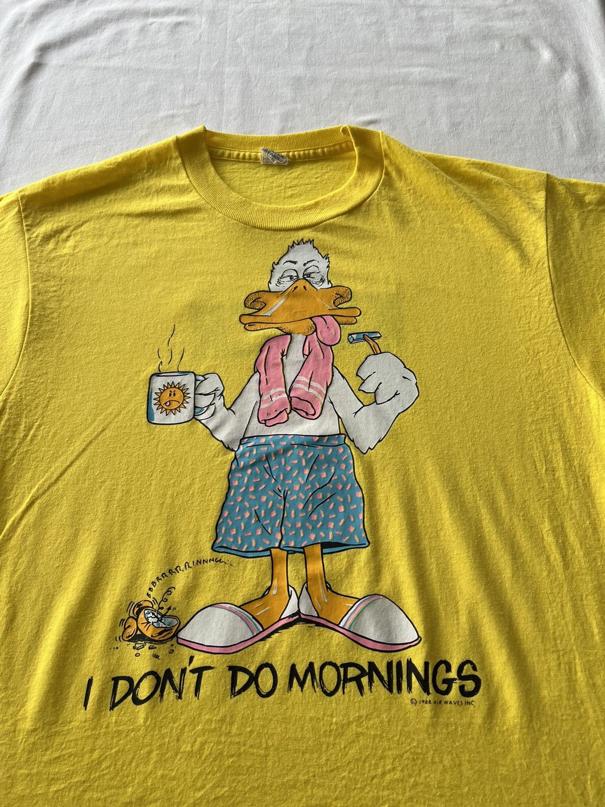 Band Tees Vintage 1988 Donald Duck Killer Air Waves Yellow Tee Size US L / EU 52-54 / 3 - 3 Thumbnail