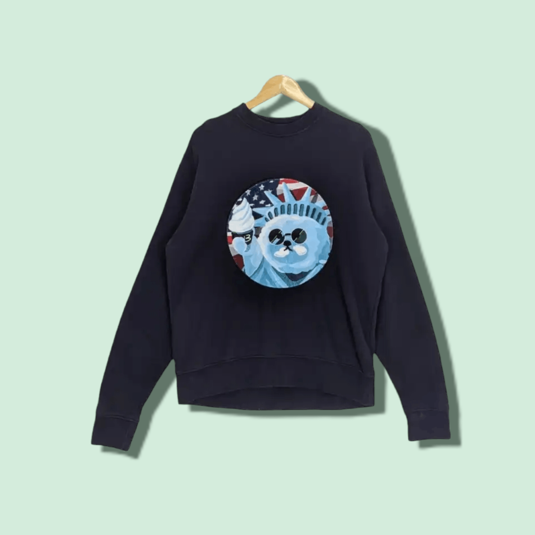BEYOND CLOSET Cat McDonalds State Of Liberty Sweatshirt