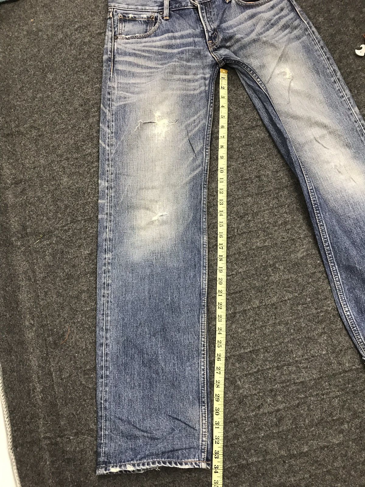 Levi's Vintage Clothing Beauty Faded Levi’s Classic Blue Denim Jeans Distressed Size US 32 / EU 48 - 18 Thumbnail
