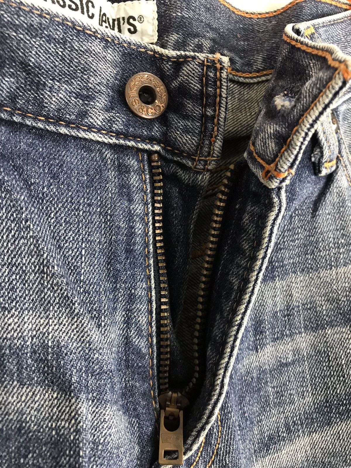 Levi's Vintage Clothing Beauty Faded Levi’s Classic Blue Denim Jeans Distressed Size US 32 / EU 48 - 10 Thumbnail