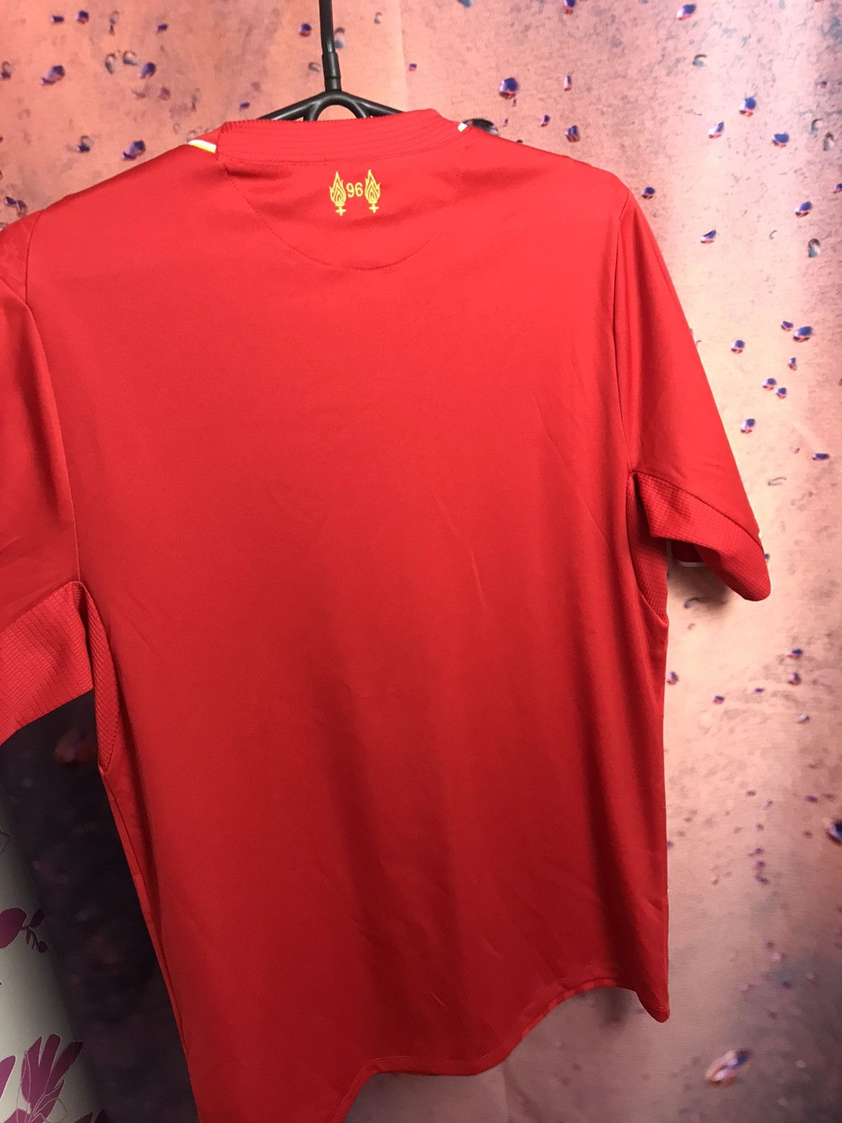 Vintage Liverpool 2015/16 soccer jersey Size US S / EU 44-46 / 1 - 6 Thumbnail