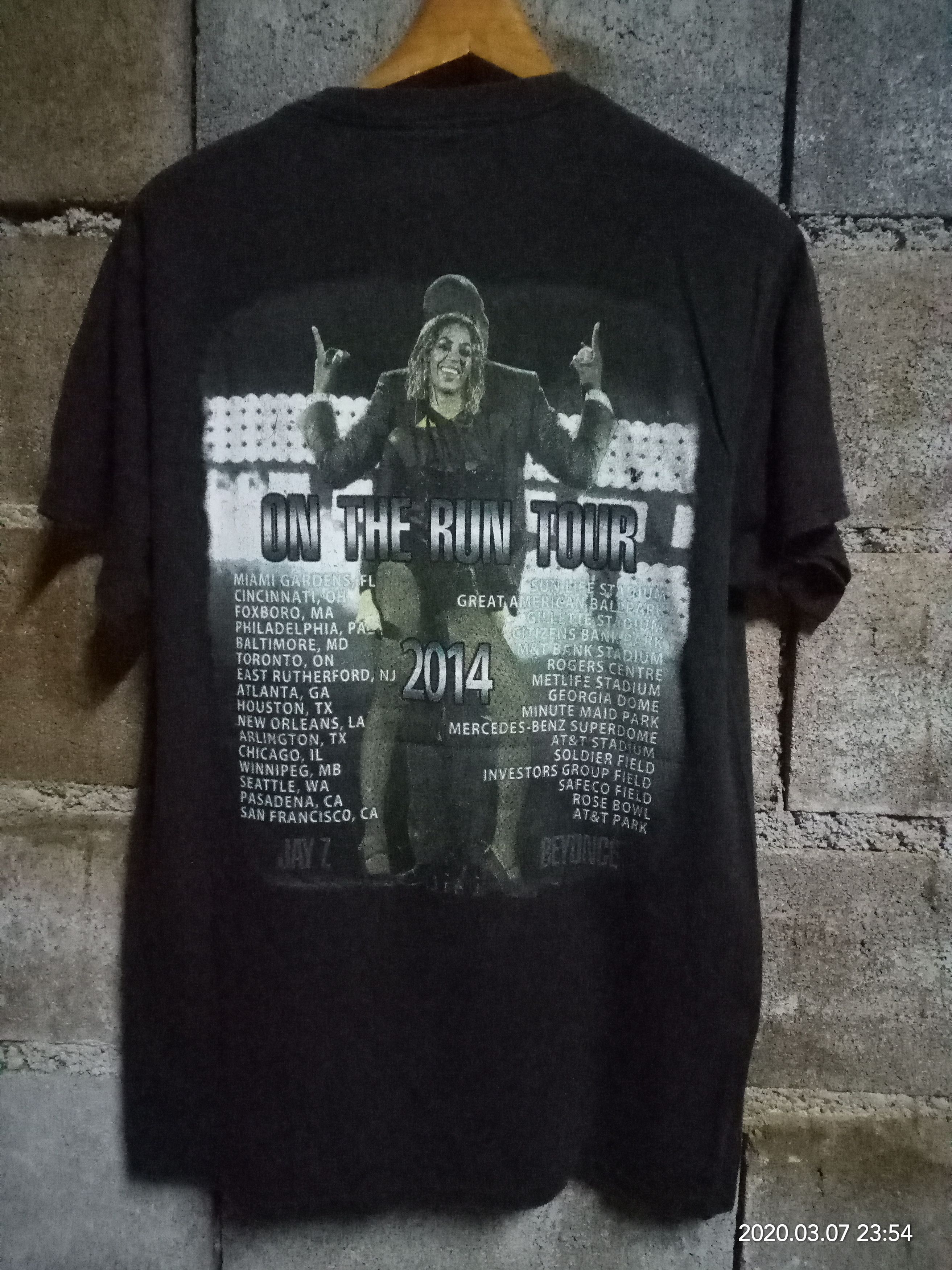 Band Tees On The Run Jay Z x Beyonce Concert tour T shirt Size US M / EU 48-50 / 2 - 2 Thumbnail