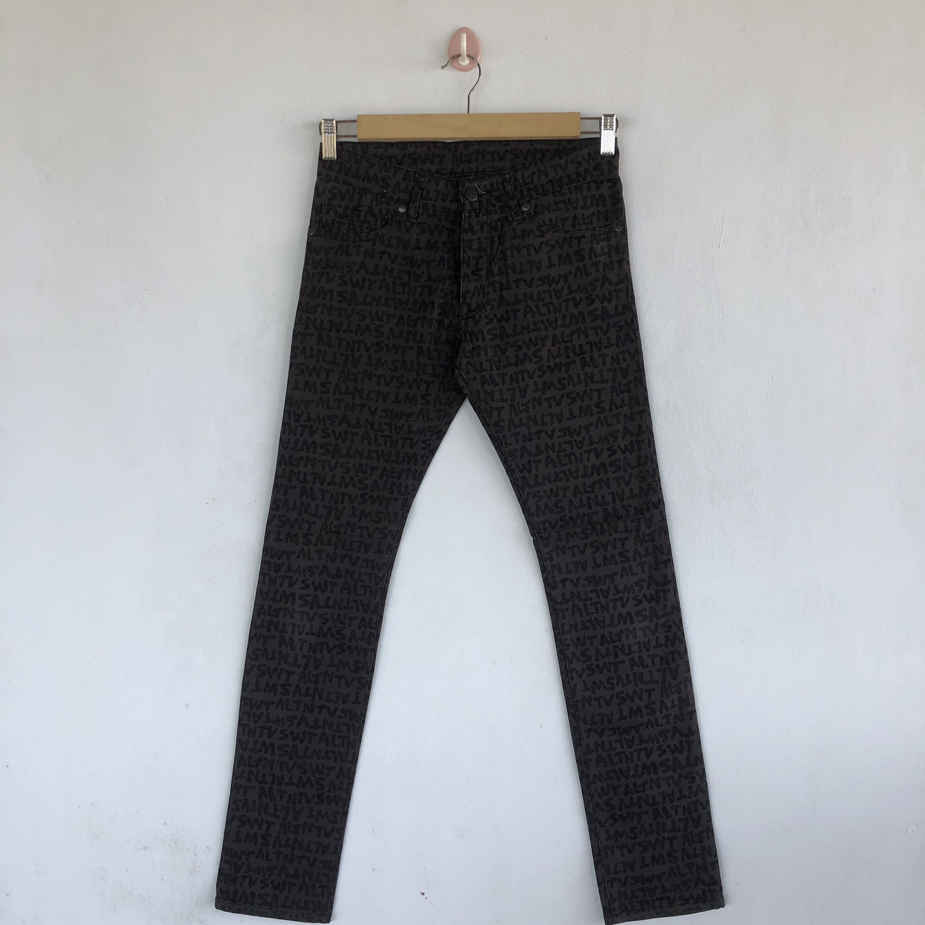 Japanese Brand Vintage RNA Inc Jeans Japanese Overprint Denim Pants Size 28" / US 6 / IT 42 - 1 Thumbnail
