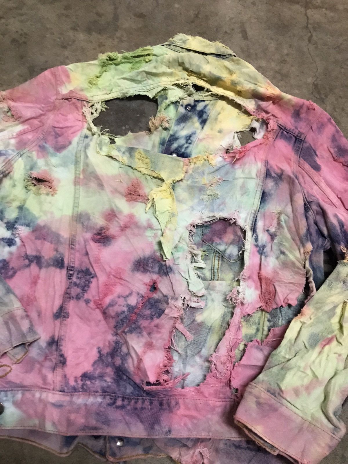 Levi's LEVI’S distressed style denim jacket Size US L / EU 52-54 / 3 - 8 Thumbnail