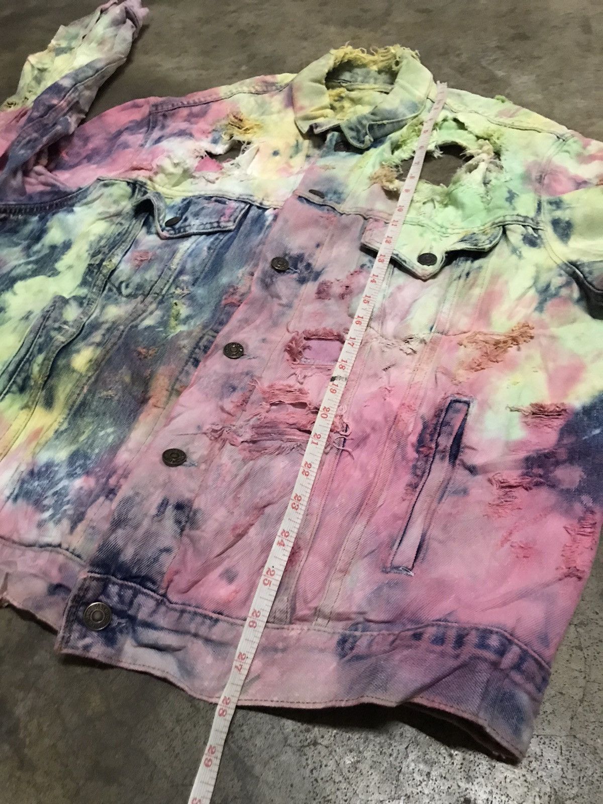 Levi's LEVI’S distressed style denim jacket Size US L / EU 52-54 / 3 - 11 Thumbnail
