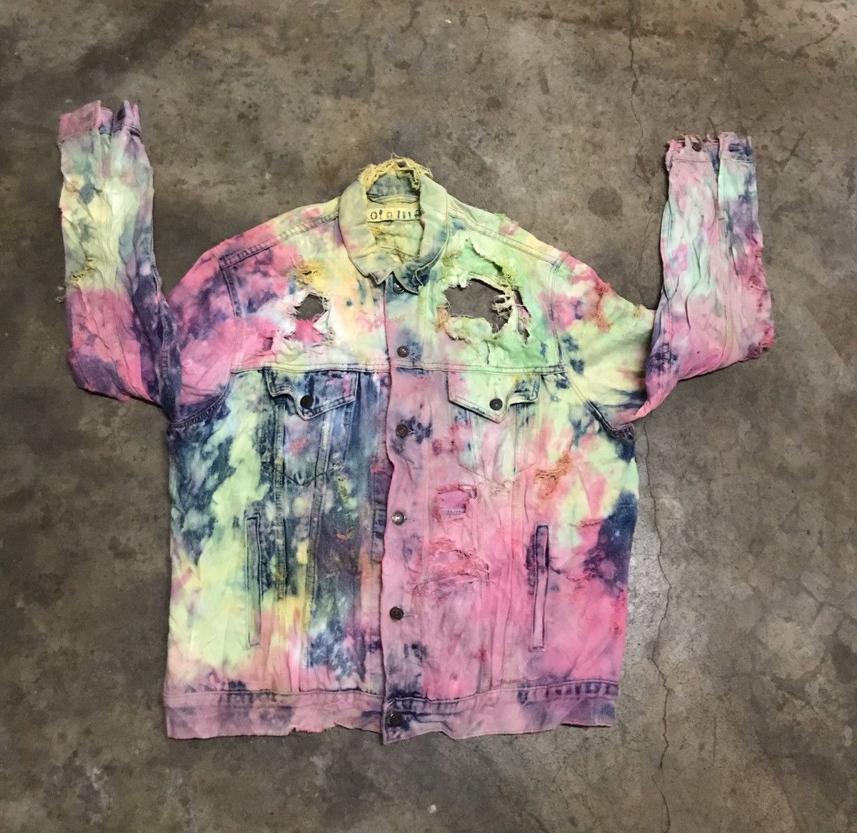 Levi's LEVI’S distressed style denim jacket Size US L / EU 52-54 / 3 - 9 Thumbnail