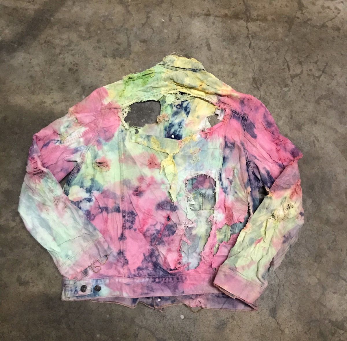 Levi's LEVI’S distressed style denim jacket Size US L / EU 52-54 / 3 - 7 Thumbnail