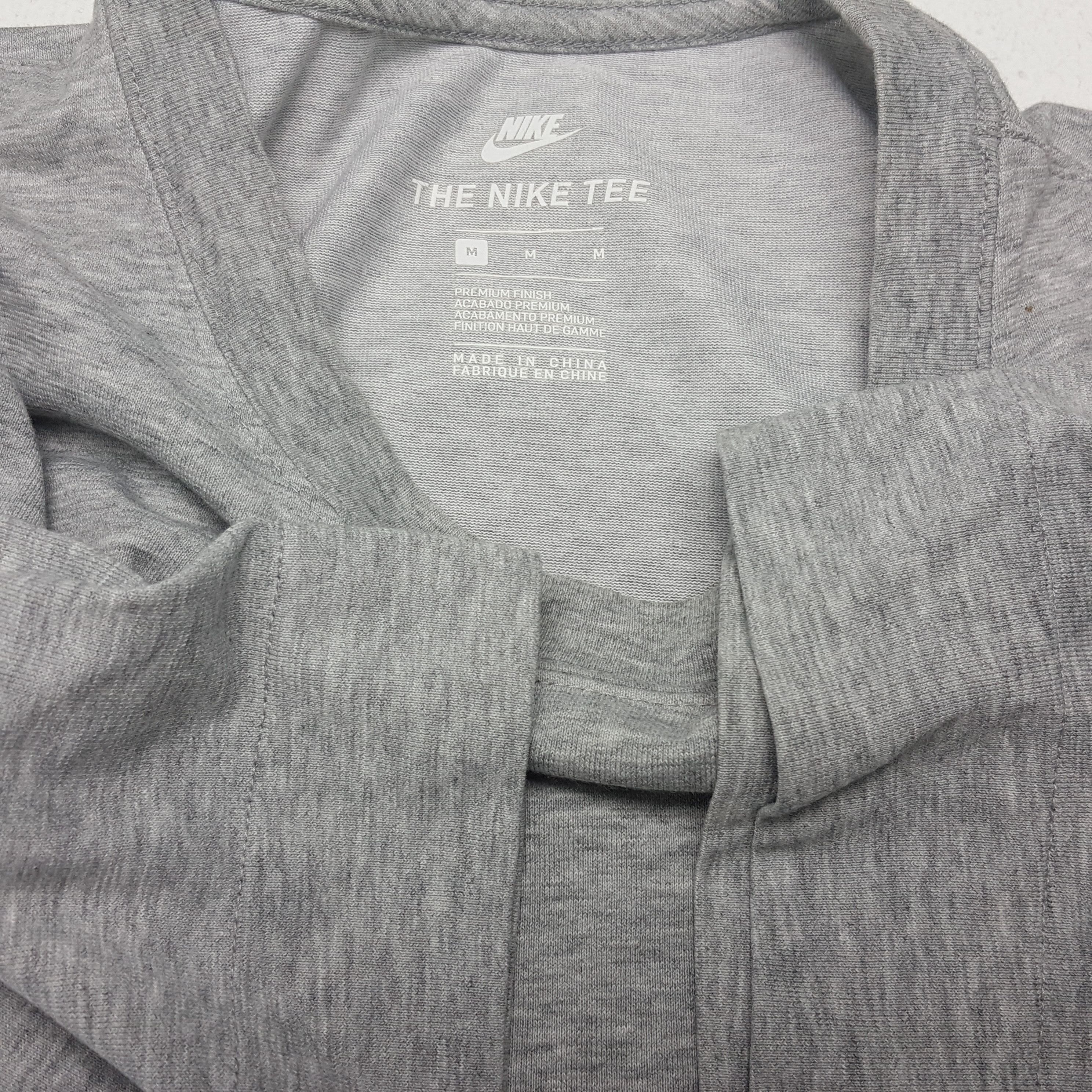 Nike × Vintage Vintage NIKE ACG Logo Streetwear Skateboard T-Shirt Size US L / EU 52-54 / 3 - 6 Thumbnail