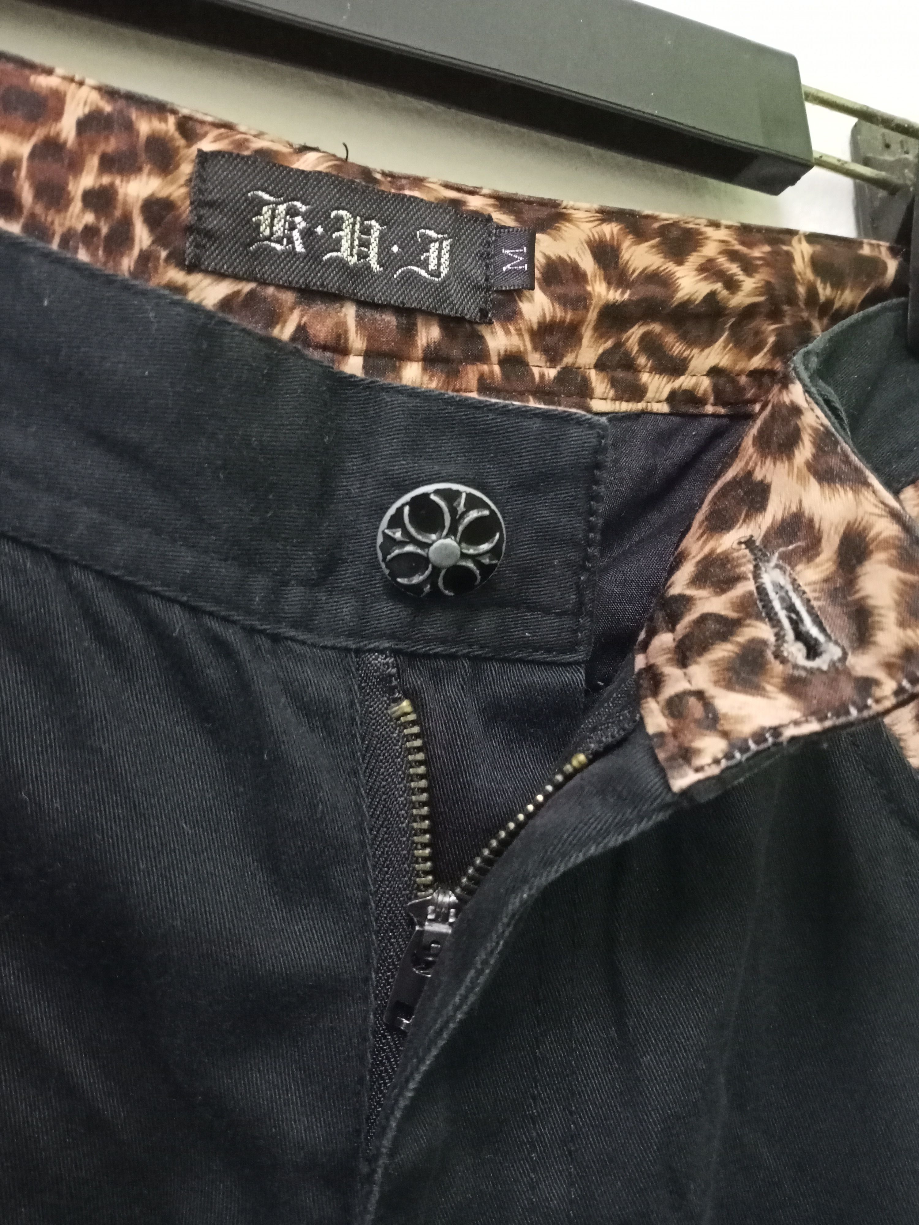 Japanese Brand Kui Black Leopard Pattern Cargo Pants Size US 30 / EU 46 - 10 Thumbnail