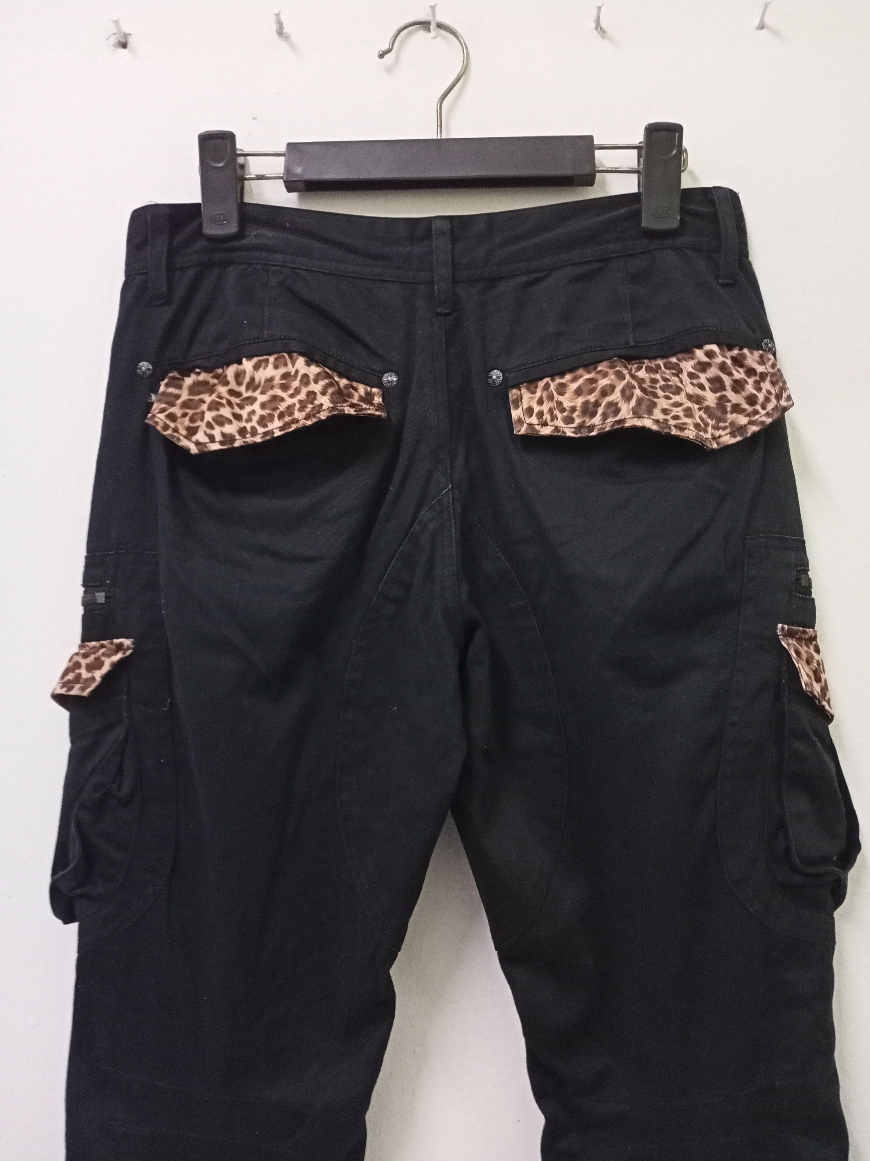 Japanese Brand Kui Black Leopard Pattern Cargo Pants Size US 30 / EU 46 - 11 Thumbnail
