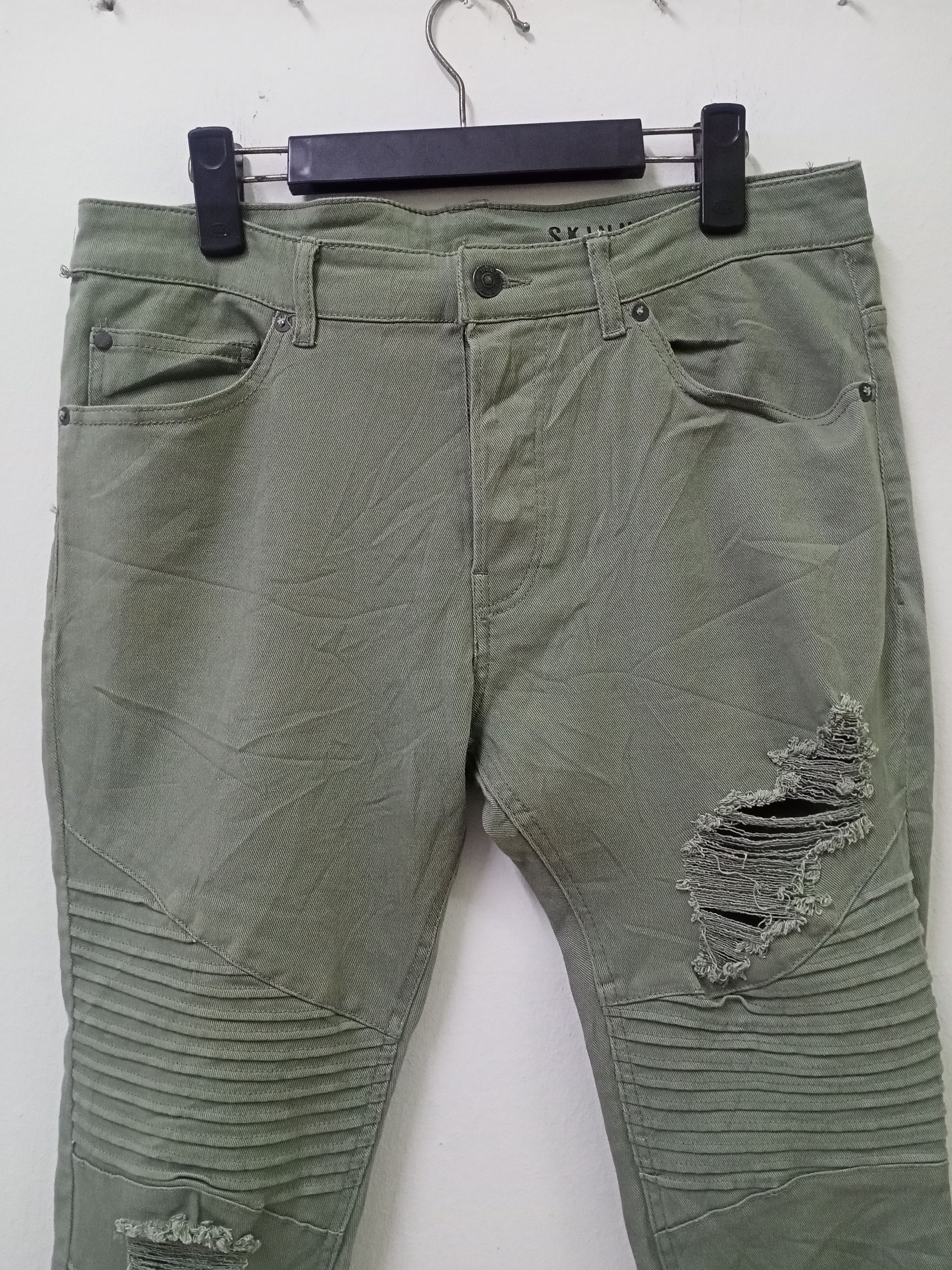 H&M H&M Distressed Skinny Jeans Size US 32 / EU 48 - 2 Thumbnail