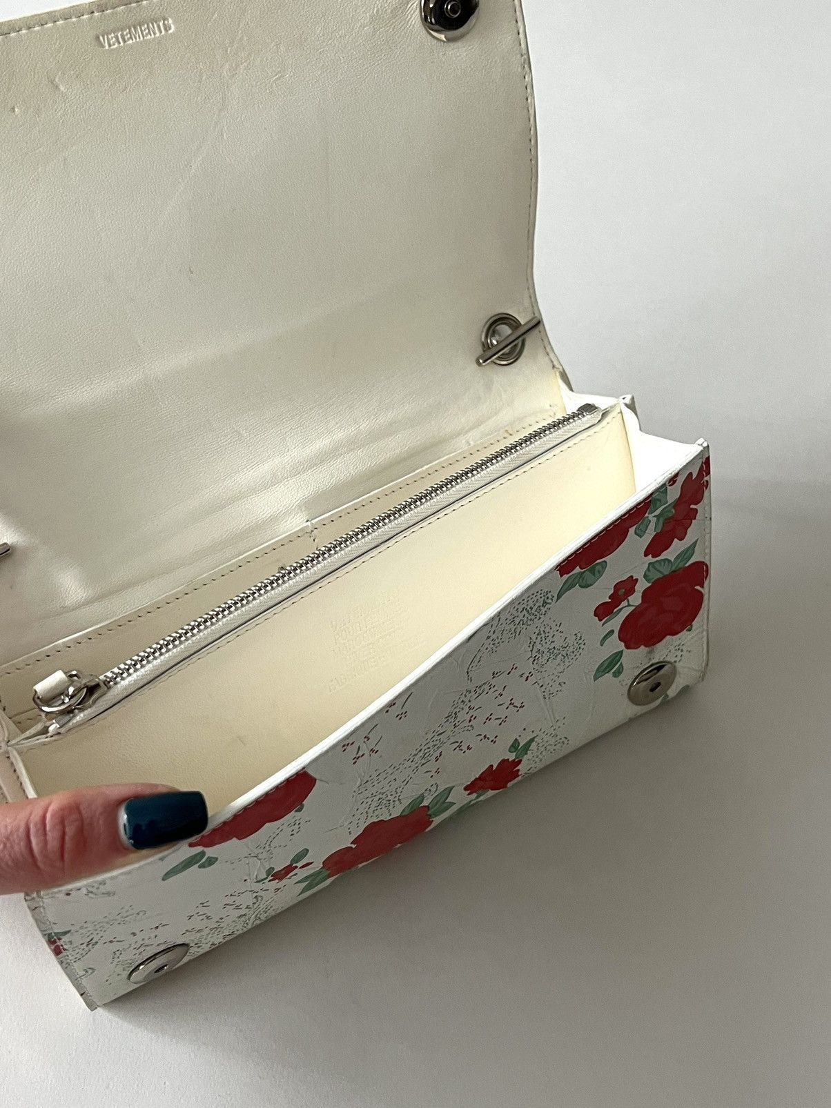 Vetements Vetements White Floral Print Clutch on chain Size ONE SIZE - 9 Thumbnail