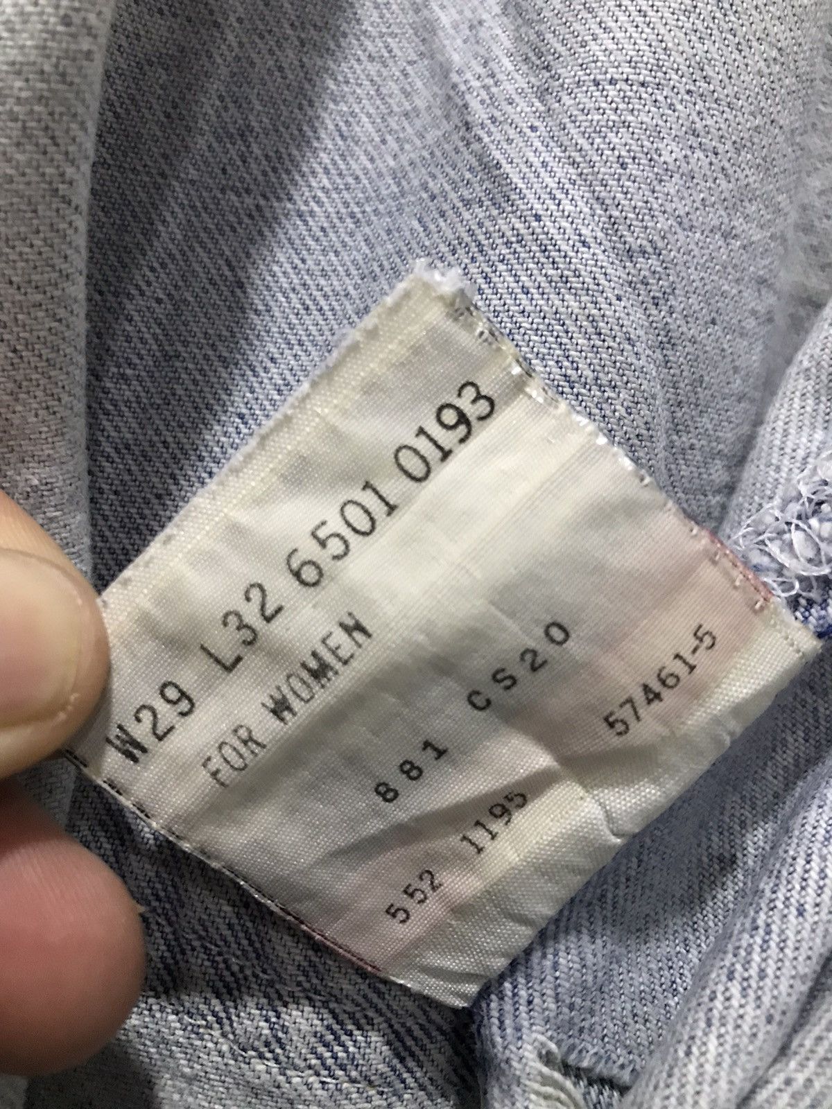 Levi's Vtg distressed Levis 501 button 552 USA DENIM Size US 28 / EU 44 - 23 Thumbnail