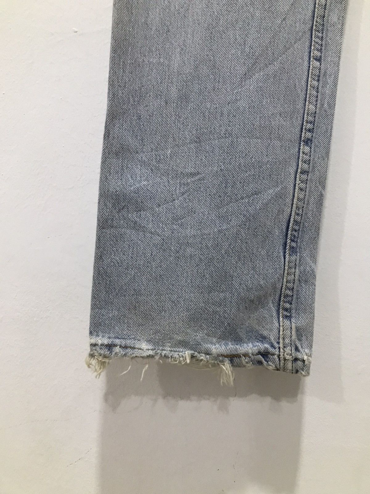 Levi's Vtg distressed Levis 501 button 552 USA DENIM Size US 28 / EU 44 - 13 Thumbnail