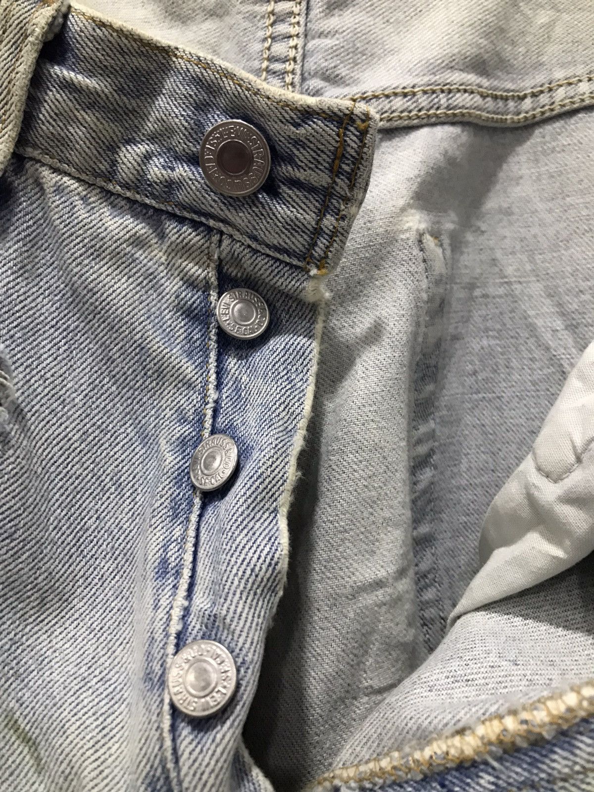 Levi's Vtg distressed Levis 501 button 552 USA DENIM Size US 28 / EU 44 - 20 Thumbnail