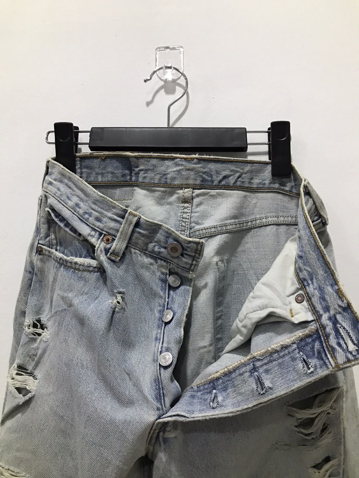 Levi's Vtg distressed Levis 501 button 552 USA DENIM Size US 28 / EU 44 - 19 Thumbnail