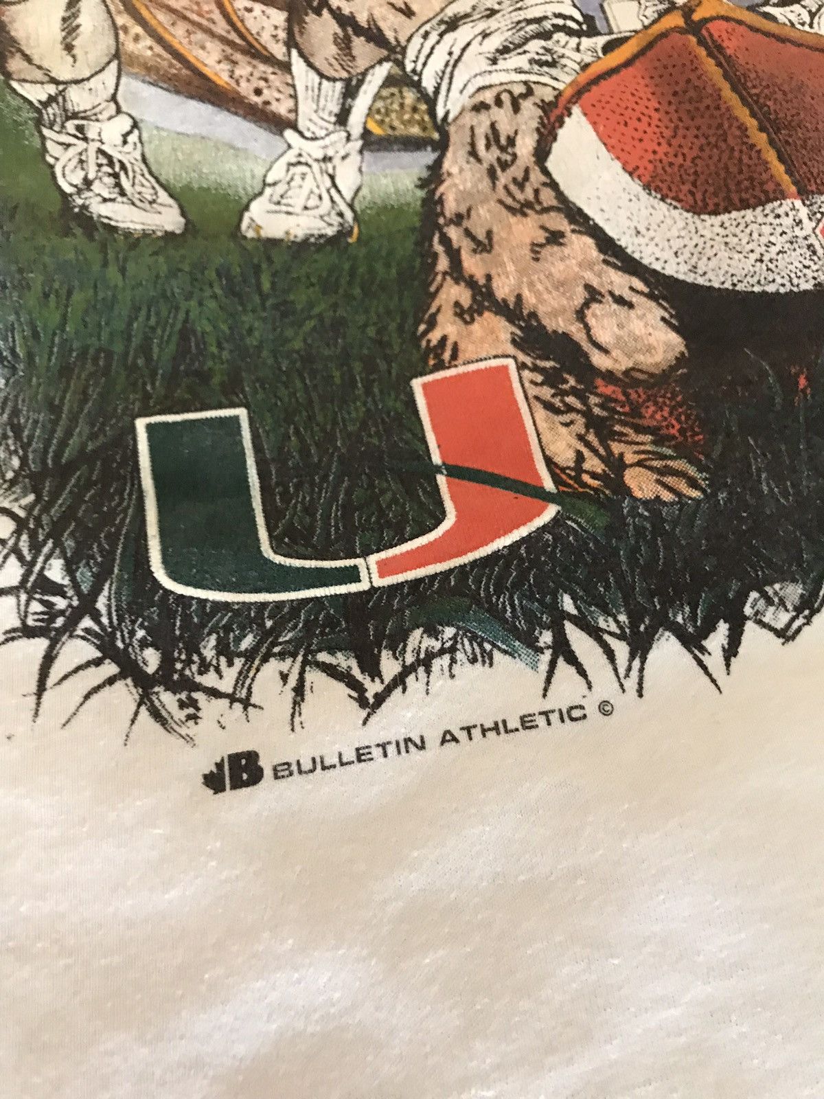 Vintage Vintage 90s Bulletin AOP Miami Hurricanes tee Size US XL / EU 56 / 4 - 5 Thumbnail
