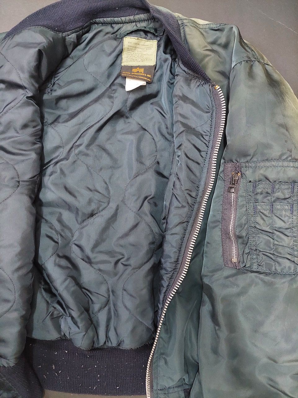 Alpha Industries × Vintage Faded Thrashed Alpha Industries Bomber Jacket Size US M / EU 48-50 / 2 - 9 Thumbnail