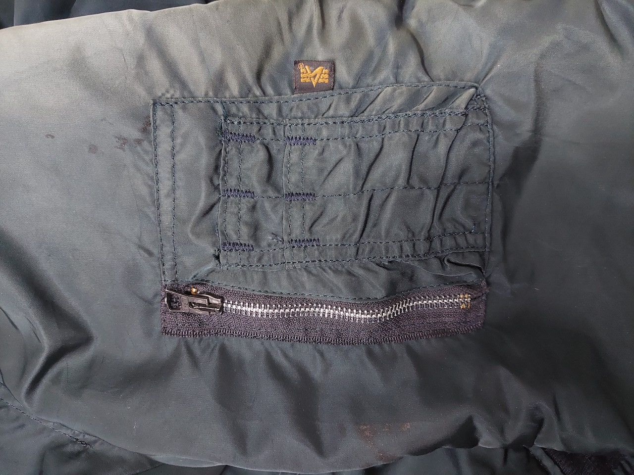 Alpha Industries × Vintage Faded Thrashed Alpha Industries Bomber Jacket Size US M / EU 48-50 / 2 - 8 Thumbnail