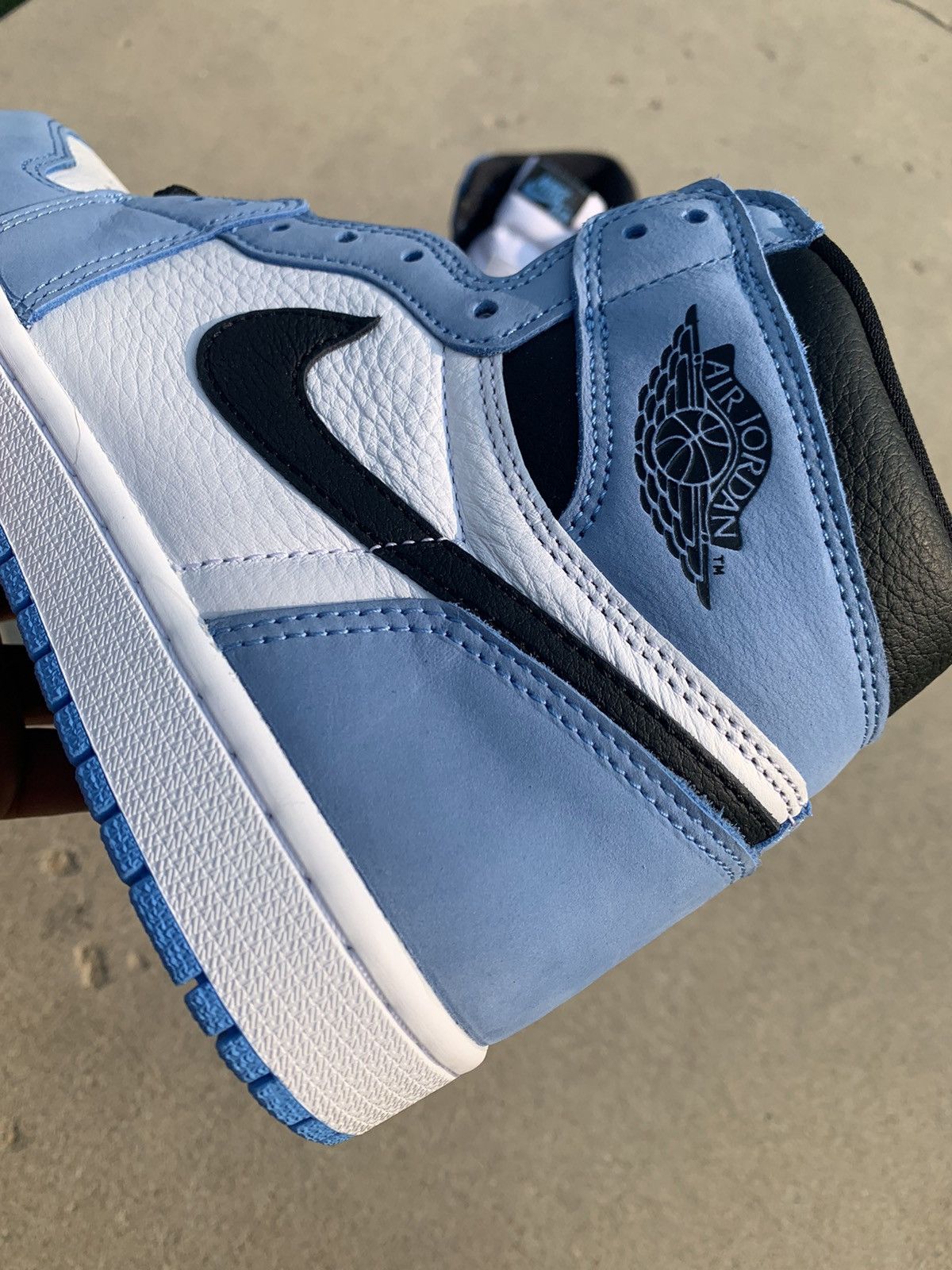 Jordan Brand × Nike Nike Air Jordan 1 Retro OG University Blue Size US 8 / EU 41 - 4 Thumbnail