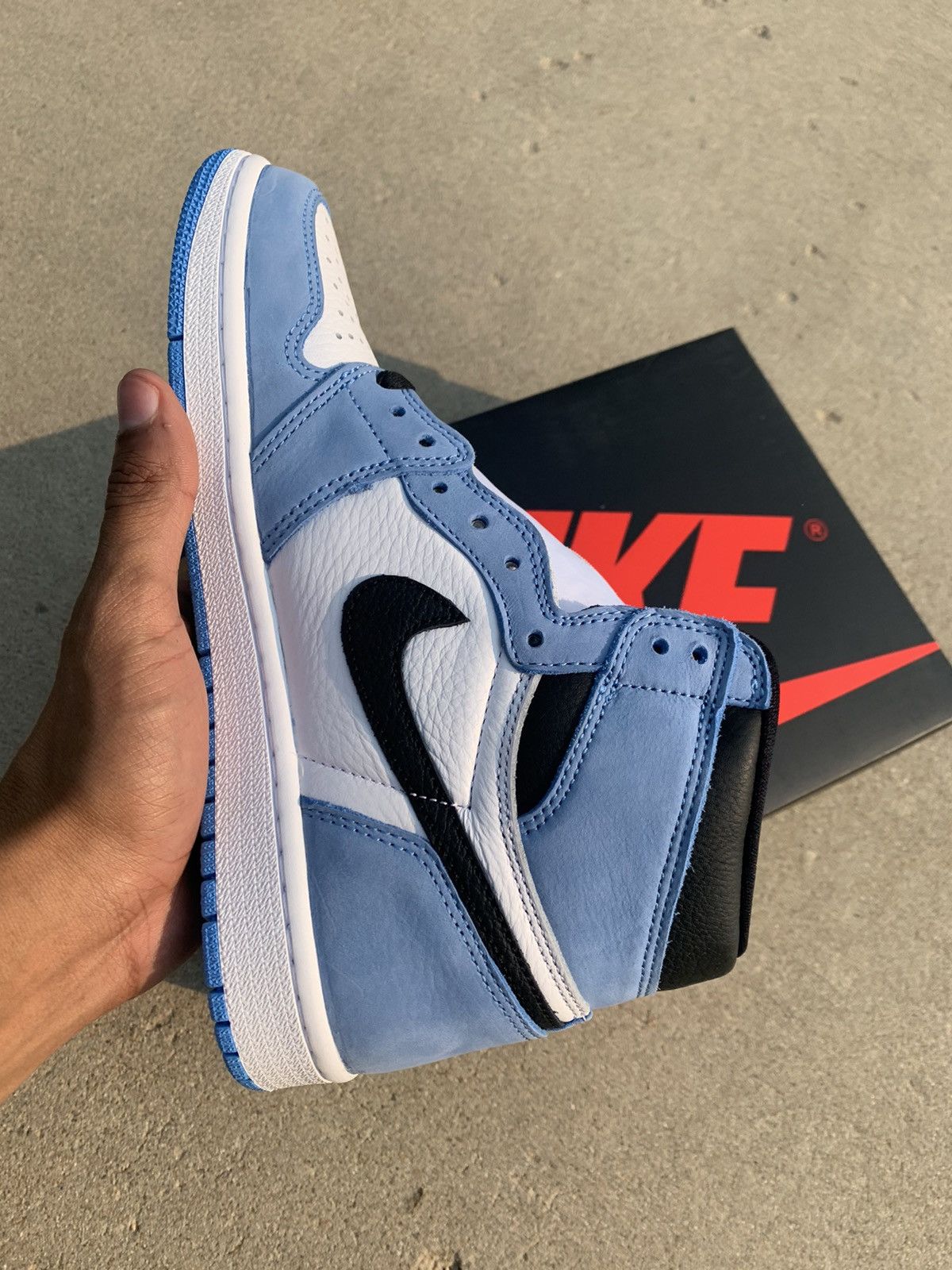 Jordan Brand × Nike Nike Air Jordan 1 Retro OG University Blue Size US 8 / EU 41 - 6 Thumbnail
