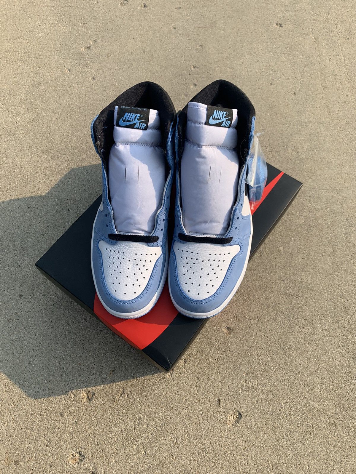 Jordan Brand × Nike Nike Air Jordan 1 Retro OG University Blue Size US 8 / EU 41 - 1 Thumbnail