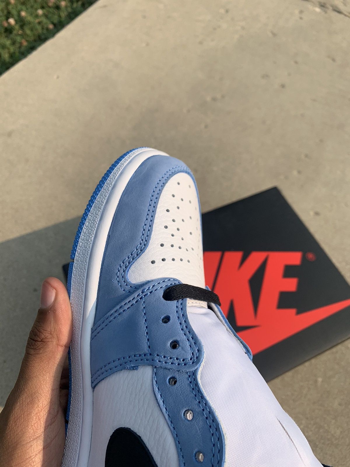 Jordan Brand × Nike Nike Air Jordan 1 Retro OG University Blue Size US 8 / EU 41 - 7 Thumbnail