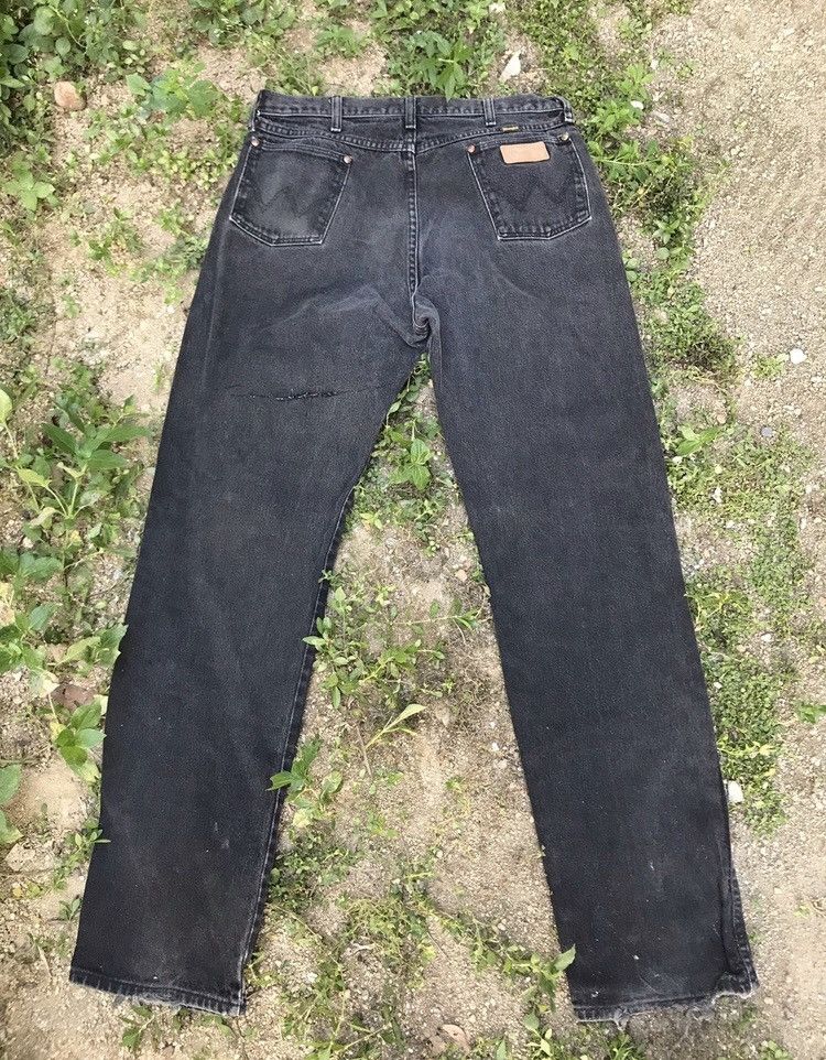 Vintage need gone today !! Vtg wrangler distressed denim jeans s35 Size US 35 - 1 Thumbnail