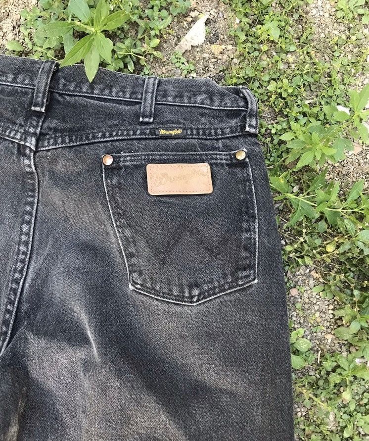 Vintage need gone today !! Vtg wrangler distressed denim jeans s35 Size US 35 - 5 Thumbnail