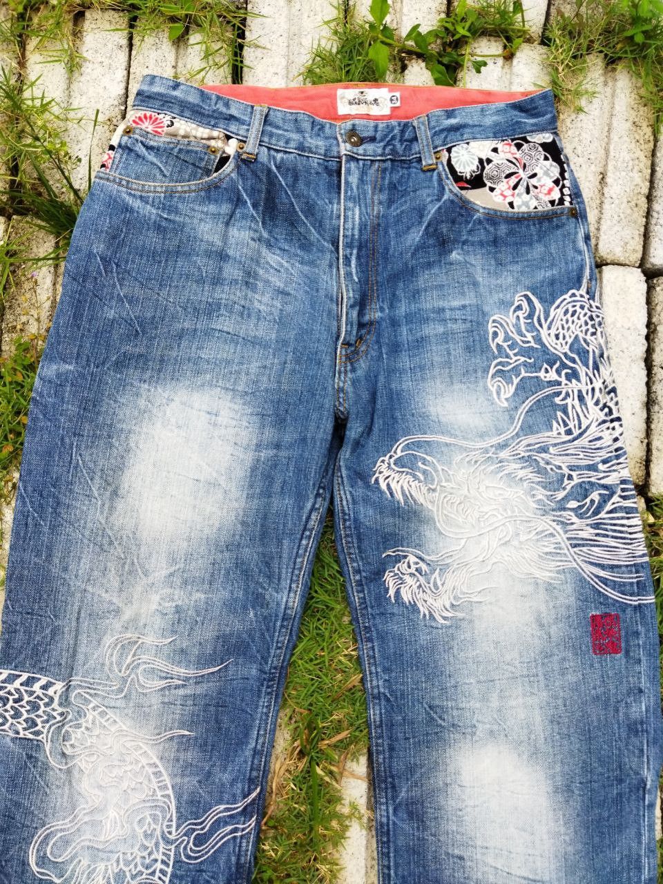 Japanese Brand Vintage Karakuri Tamashi Dragon Embroidery Sukajan Jeans Size US 34 / EU 50 - 9 Thumbnail