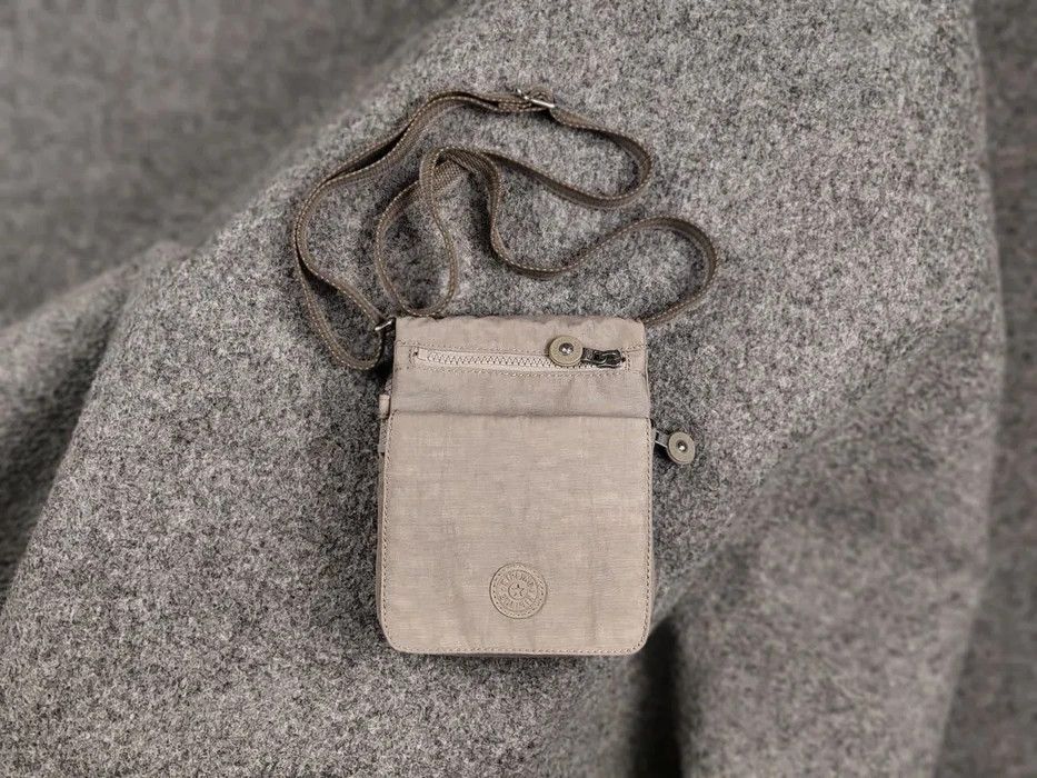 Pre-owned Avant Garde 90's Kipling Make Happy Small Japanese Gray Bag In Grey