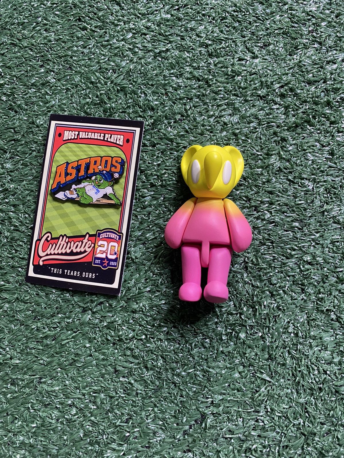 Father Steve Father Steve Ass Pizza Two Tone pink Yellow Figure Mouse Size ONE SIZE - 1 Preview