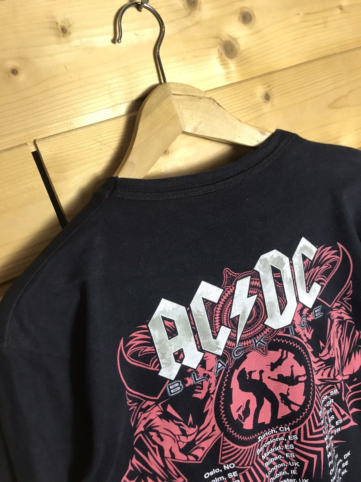 Vintage AC/DC 2009 tour t-shirt Size US M / EU 48-50 / 2 - 10 Thumbnail