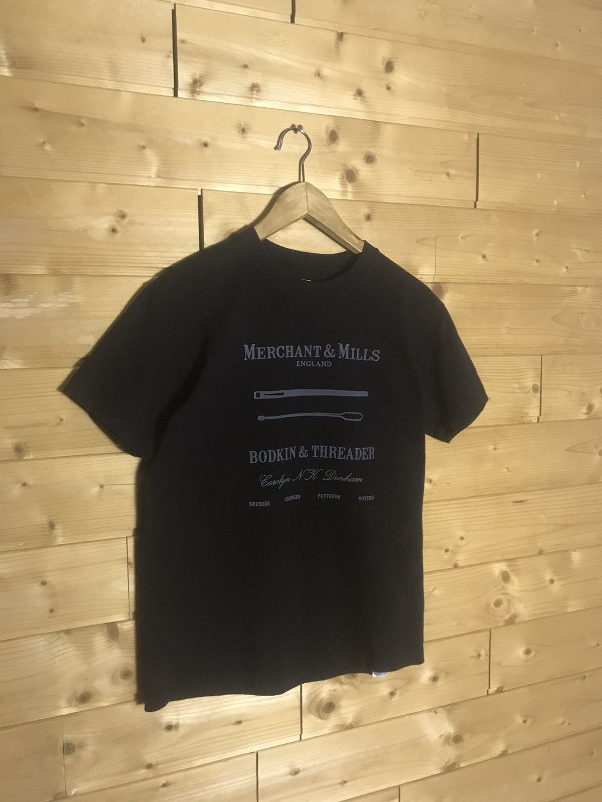 Uniqlo Uniqlo X Merchant Mills graphics t-shirt Size US S / EU 44-46 / 1 - 1 Thumbnail