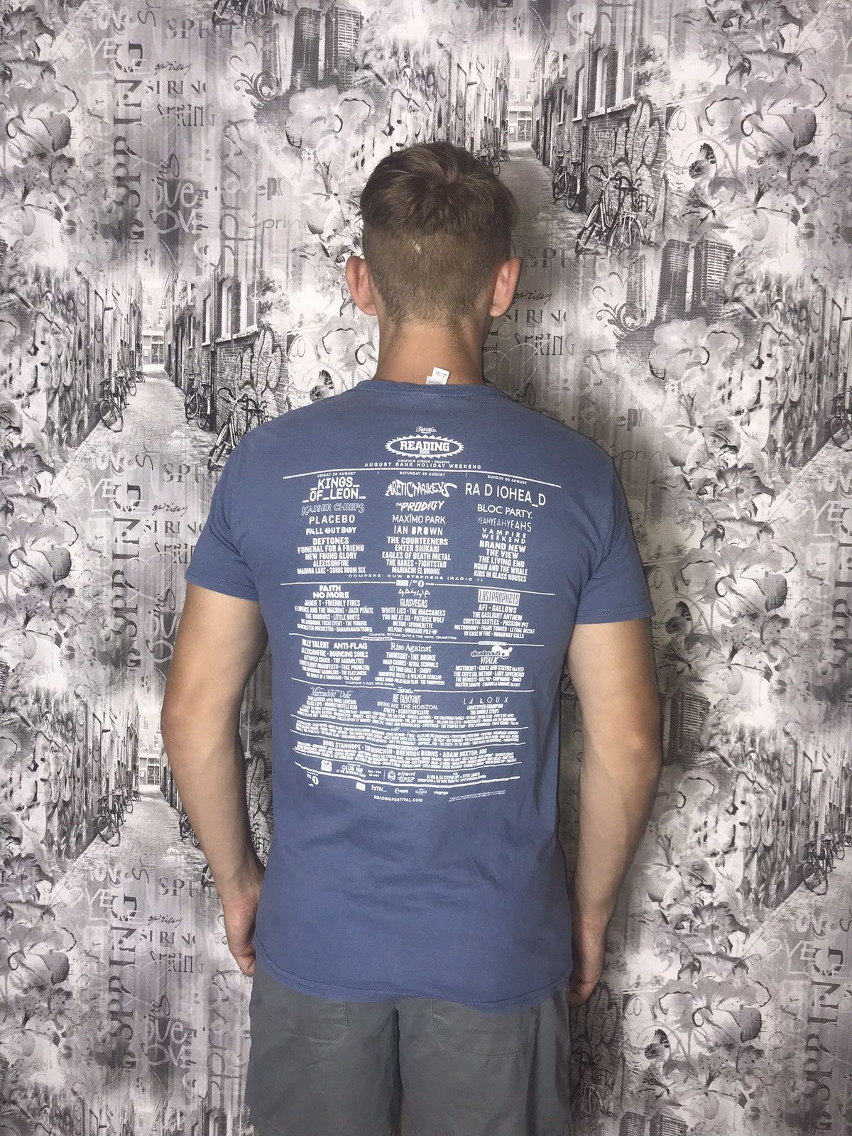 Band Tees 2009 Reading festival t-shirt Size US M / EU 48-50 / 2 - 2 Thumbnail