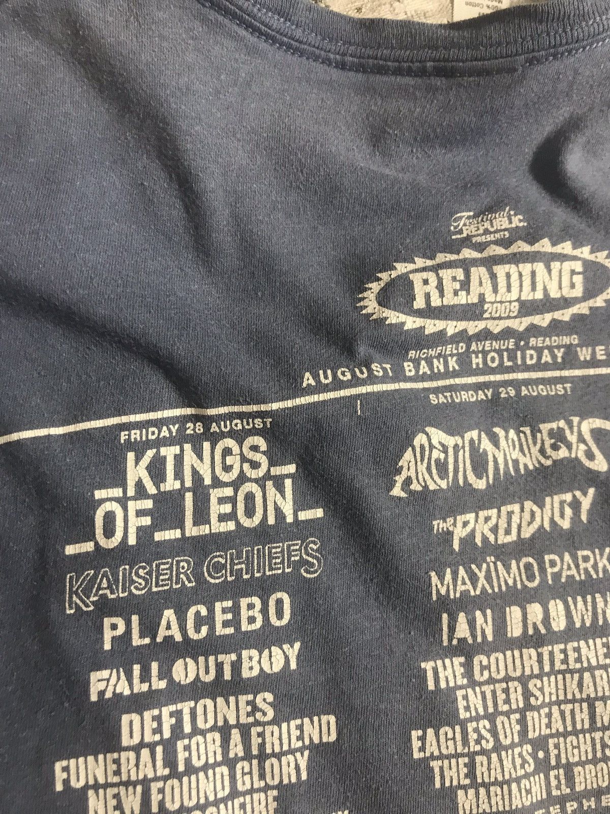 Band Tees 2009 Reading festival t-shirt Size US M / EU 48-50 / 2 - 8 Thumbnail