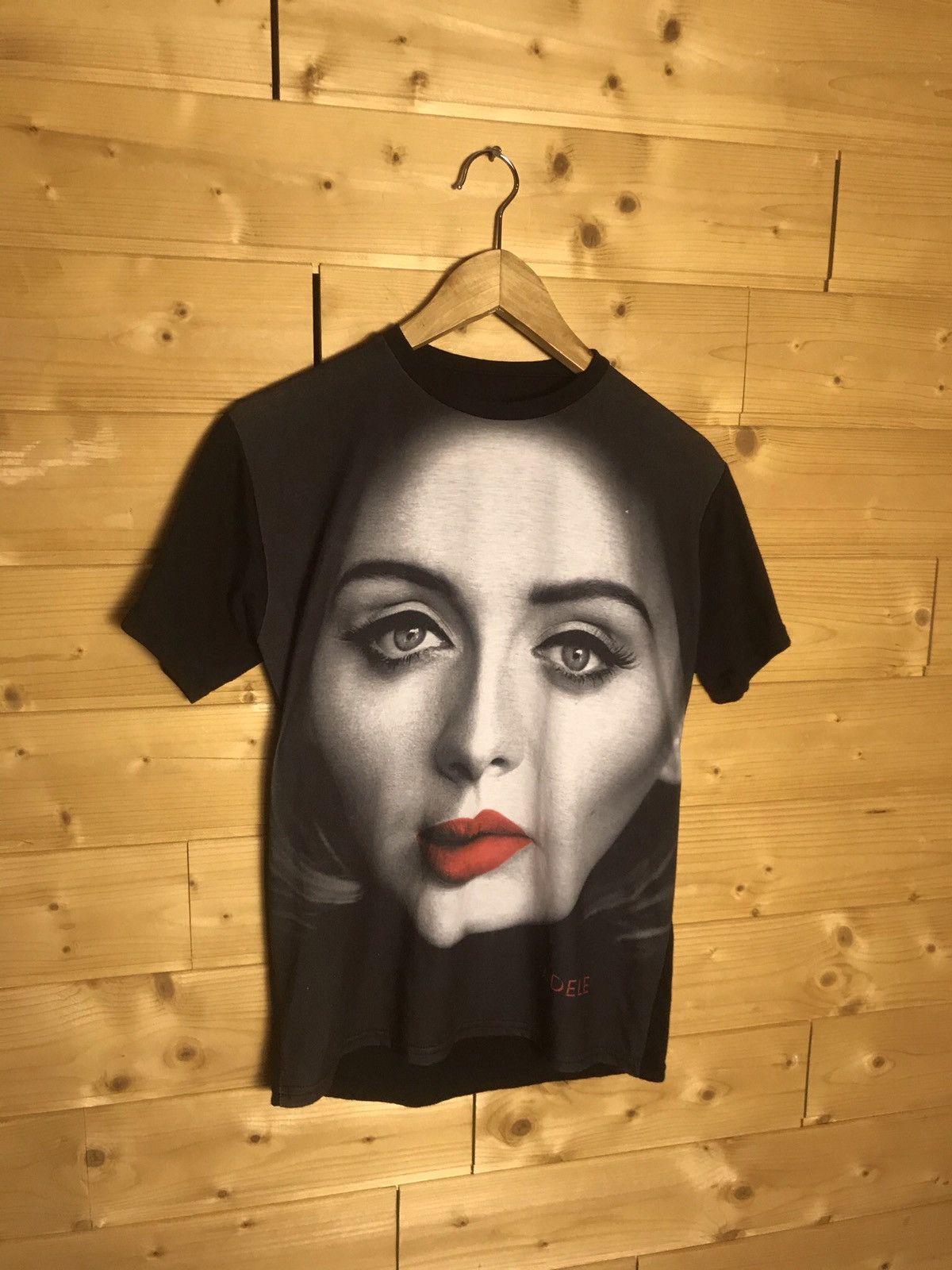 Band Tees Adele t-shirt Size US S / EU 44-46 / 1 - 1 Thumbnail