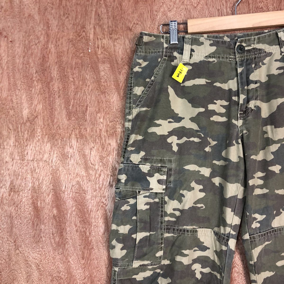 Uniqlo DLL Uniqlo camo Military utility Green Cargo Pants #1749 Size US 30 / EU 46 - 5 Thumbnail