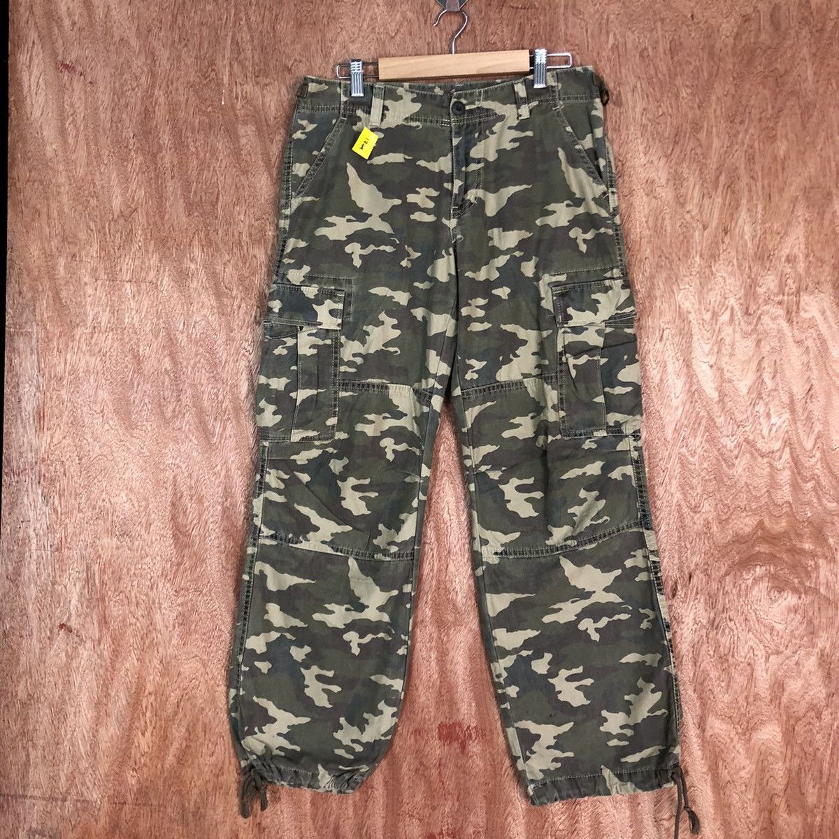Uniqlo DLL Uniqlo camo Military utility Green Cargo Pants #1749 Size US 30 / EU 46 - 1 Thumbnail