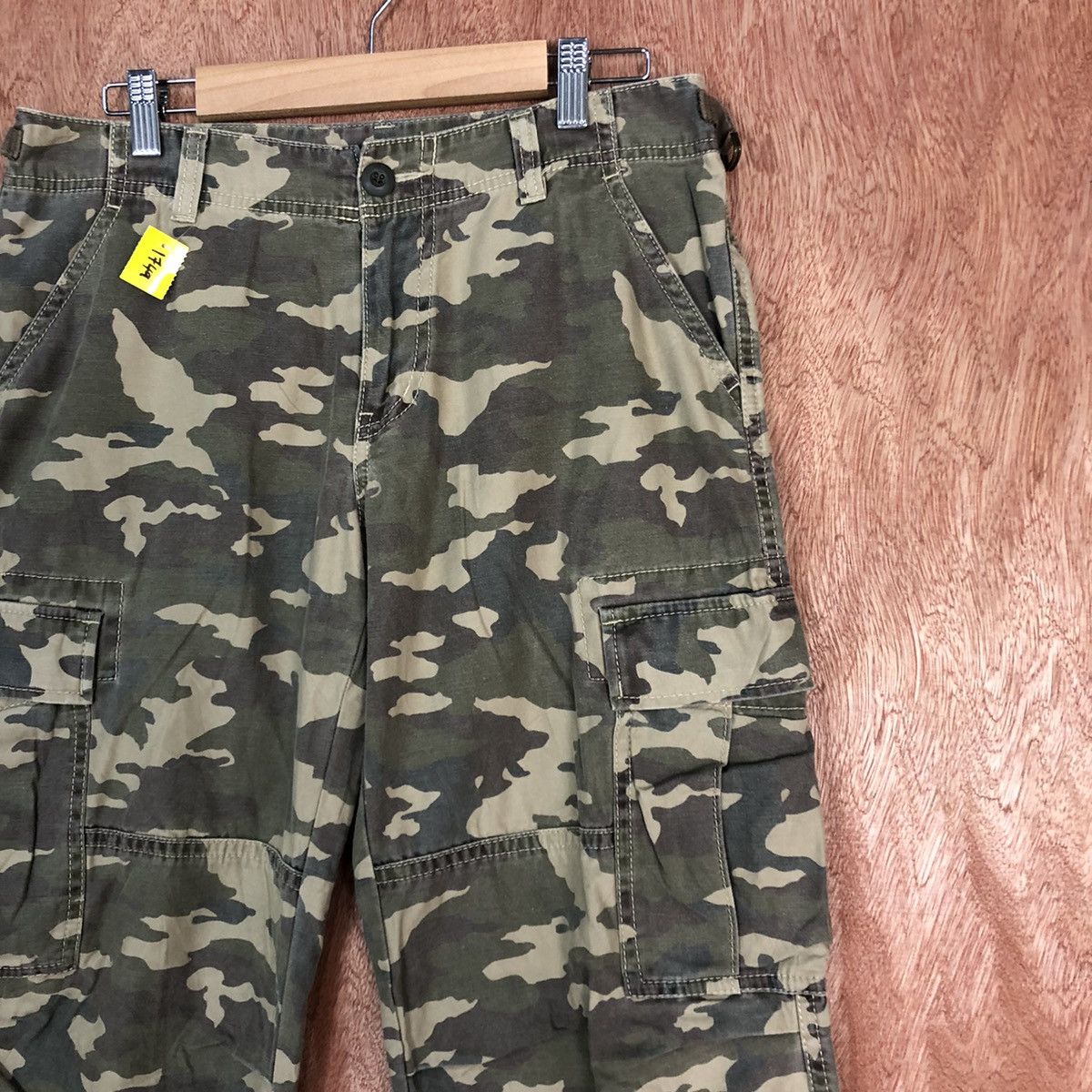Uniqlo DLL Uniqlo camo Military utility Green Cargo Pants #1749 Size US 30 / EU 46 - 4 Thumbnail