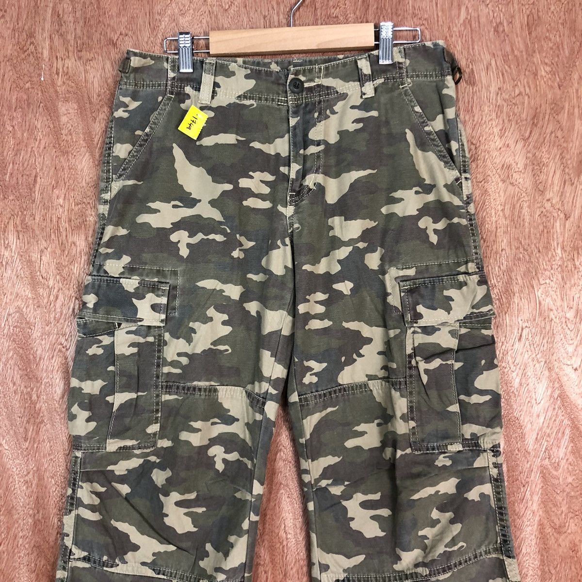 Uniqlo DLL Uniqlo camo Military utility Green Cargo Pants #1749 Size US 30 / EU 46 - 2 Thumbnail