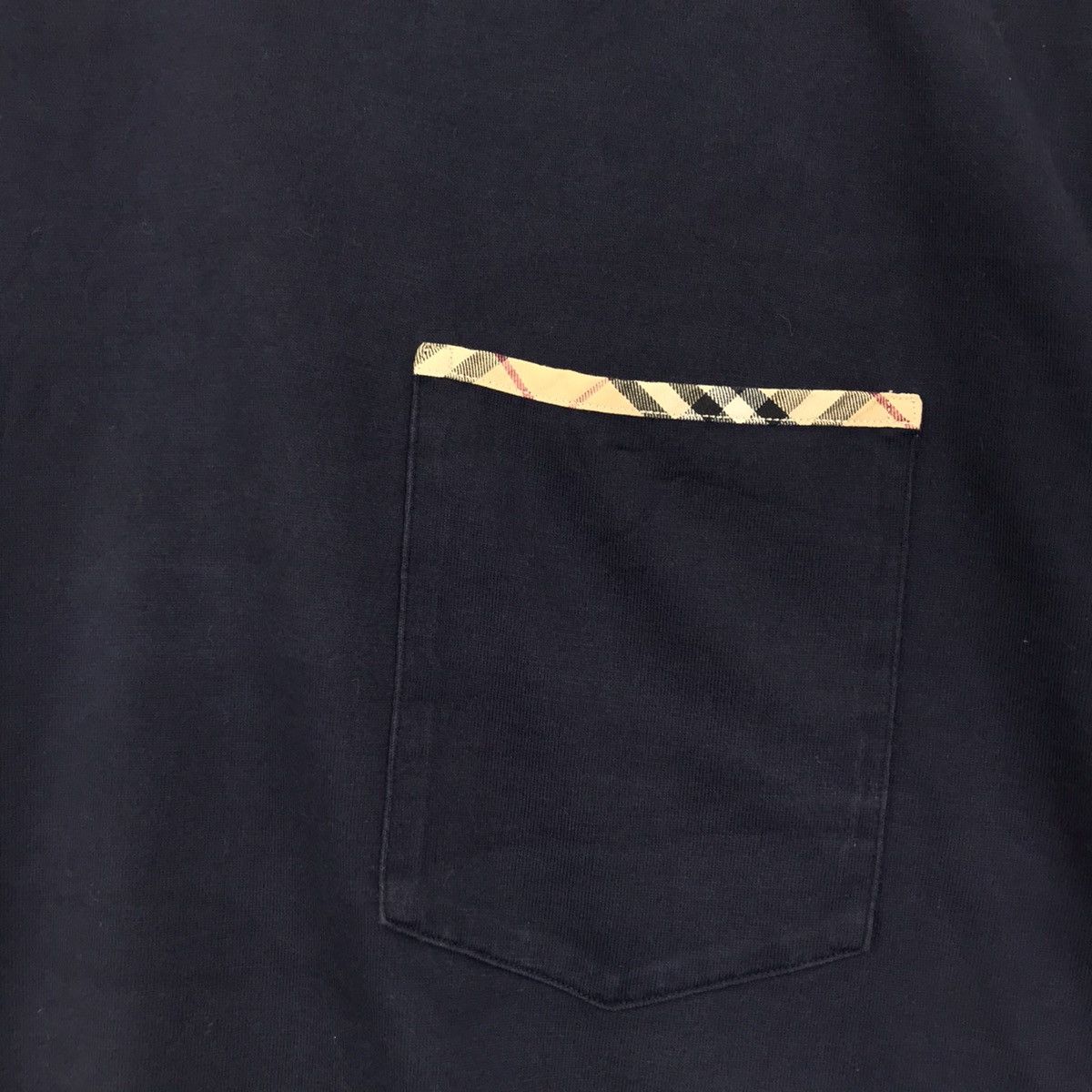 Burberry BURBERRY LONDON Nova Check Tartan Single Pocket T shirt Size US M / EU 48-50 / 2 - 3 Thumbnail