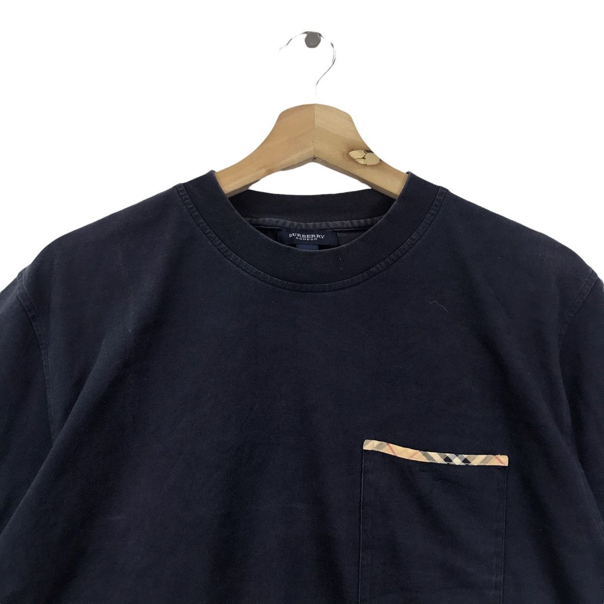 Burberry BURBERRY LONDON Nova Check Tartan Single Pocket T shirt Size US M / EU 48-50 / 2 - 2 Thumbnail