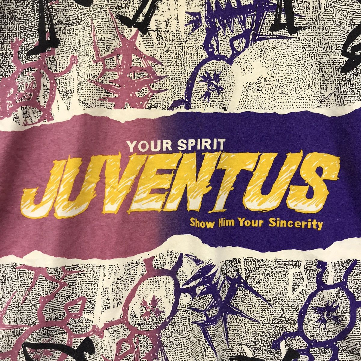 Vintage Vintage 90s JUVENTUS Over Print Surf Football Club Tshirt Size US M / EU 48-50 / 2 - 8 Thumbnail